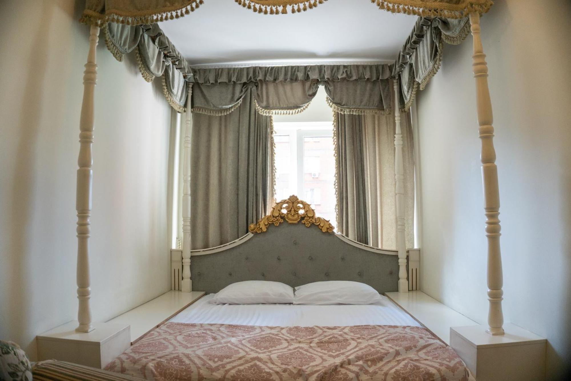Royal City Hotel เคียฟ ภายนอก รูปภาพ