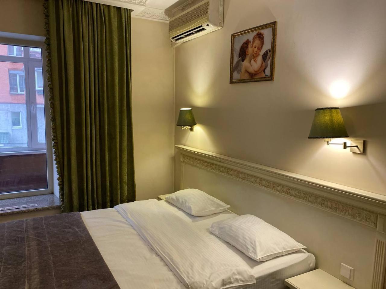 Royal City Hotel เคียฟ ภายนอก รูปภาพ